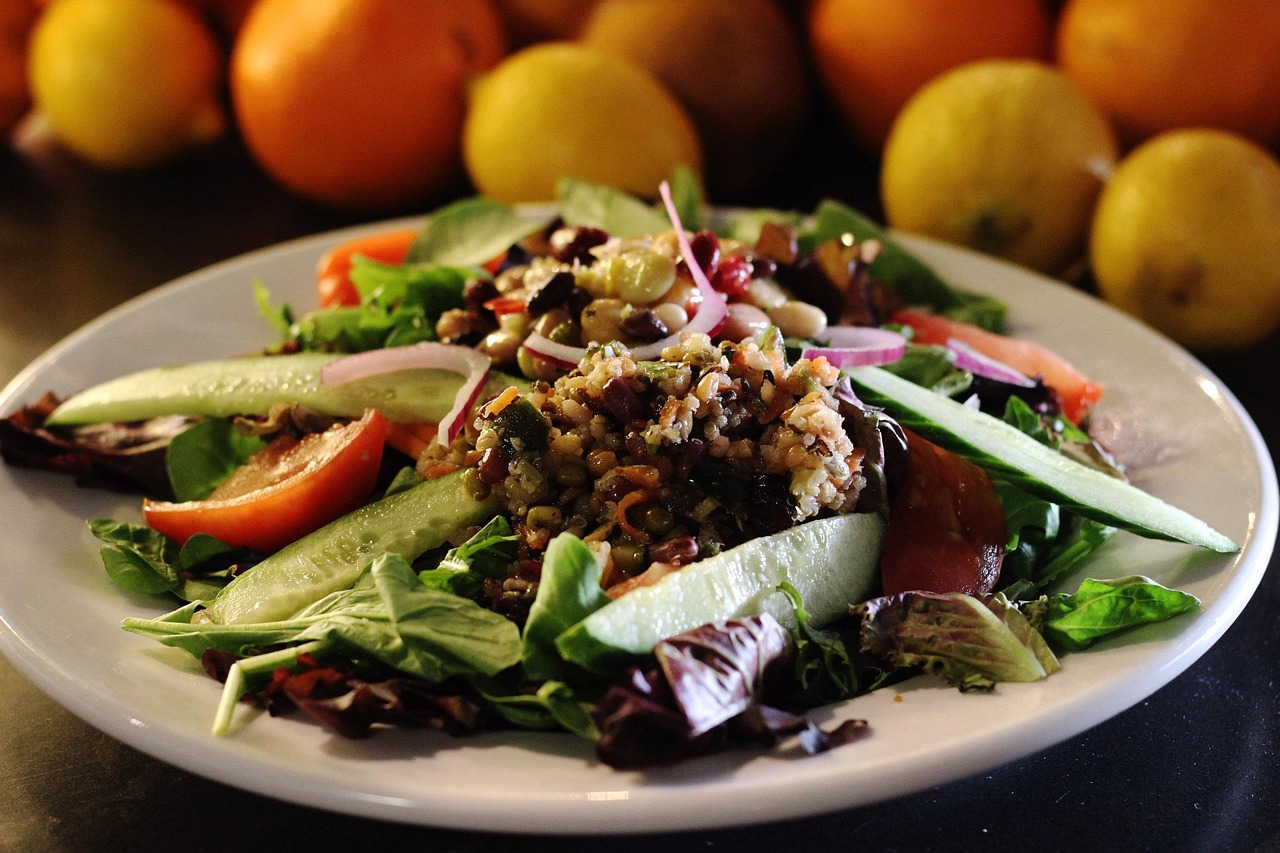 Avondrecept: Tryptofaanrijke broccolisalade met kip en quinoa